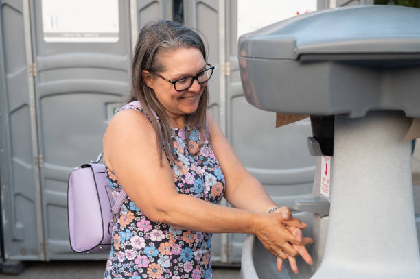 Best Portable bathroom rental  in Lindenhurst, IL